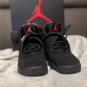 Air Jordan 8 Retro “Playoffs” (2013) – Size 6.5Y / Women’s 8 – New No Box